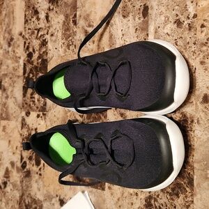 OOFOS - WOMEN'S  Sport Low Sneaker - SIZE 8